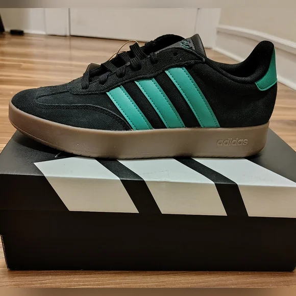 🖤 Adidas Sneakers – Black & Green | Size 8 | NWT - Picture 2 of 7